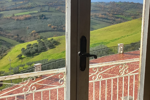 Casa indipendente con vista panoramica e garage -