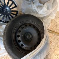 cerchi in ferro con gomme invernali e sensori