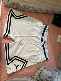 Pantaloni corti bianchi jordan