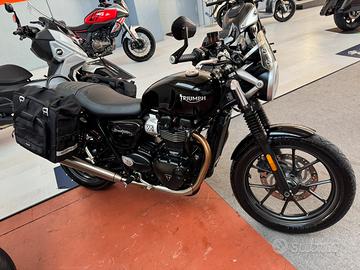 Triumph street twin
