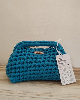Clutch bag fatta a mano all'uncinetto