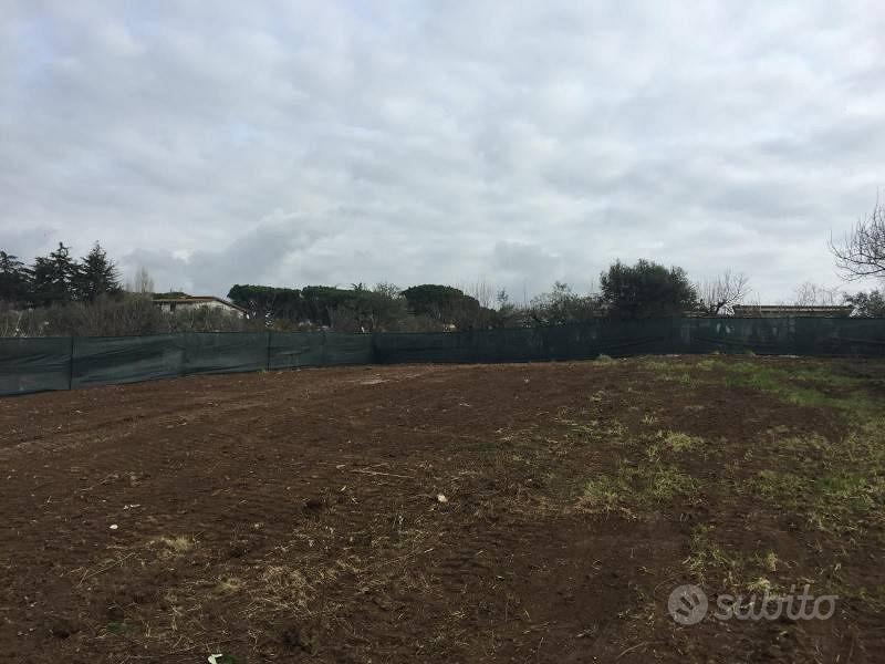 Terreno di 1500 m² a Roma - Vista 2