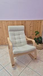 poltrona a dondolo Poang-ikea