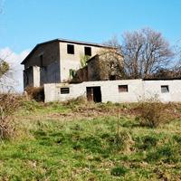Rustico con 18 ettari