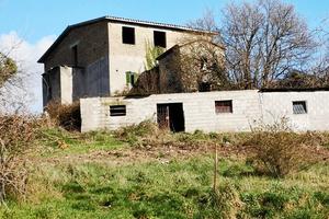 Rustico con 18 ettari