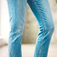 Collection - Jeans Donna con Ricamo Rosa e Strass.