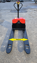 Transpallet Elettrico passo largo 680mm