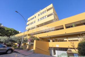 4 LOCALI CON POSTO AUTO E CORTE ESTERNA