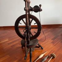 filatoio a pedale in legno