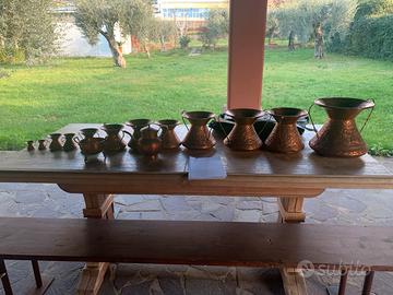 Collezione di oggetti in rame