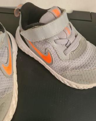 Scarpe da bambini unisex di Nike, modello Revoluti