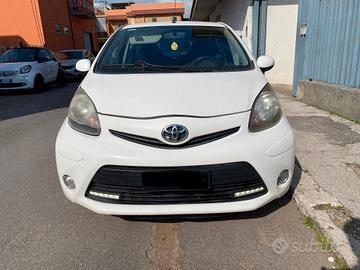 Toyota Aygo 1.0 b finanziabile 12 rate 