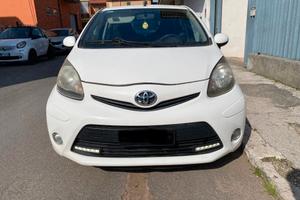 Toyota Aygo 1.0 b finanziabile 12 rate 