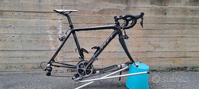 BICICLETTA DA CORSA SCOTT R1