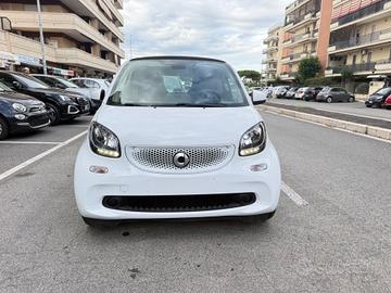 Smart ForTwo 70 1.0 twinamic Passion LED PDC BLUET