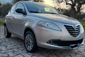 Lancia Ypsilon 0.9 metano casa madre