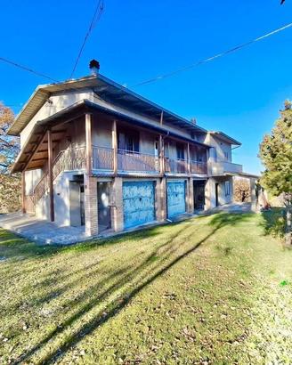 Casa indipendente di 320 m² con più di 5 locali e 