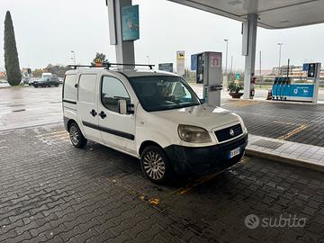 Fiat doblo cargo metano