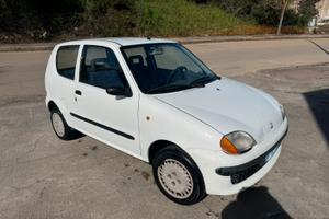 FIAT 600