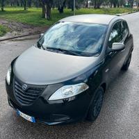 Lancia Ypsilon 1.3 Mjet
