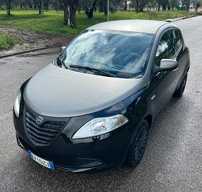 Lancia Ypsilon 1.3 Mjet