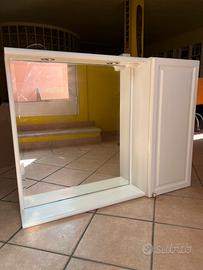 Specchio bagno con antina