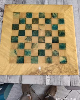 Scacchiera in alabastro 