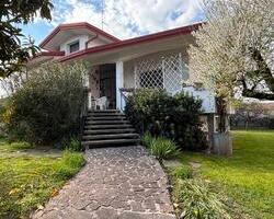 Villa indipendente con giardino privato e spazi ge