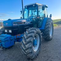 Trattore Ford 8240 SLE