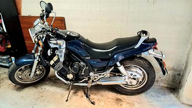 YAMAHA FZX 750
