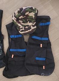 2 gilet tattico con polsiere e cappellini