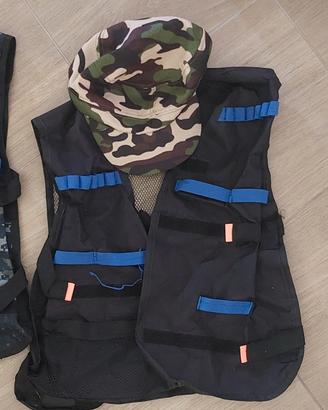 2 gilet tattico con polsiere e cappellini