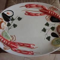 Piatto da portata di pesce a rilievo artigianale