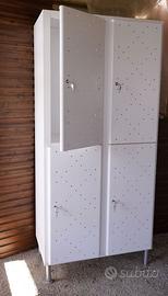 5 Armadi spogliatoi a quattro posti in acciaio