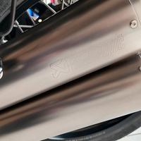 Akrapovic R nine T