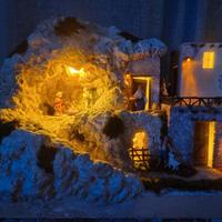 Presepe artigianale illuminato – SENZA PERSONAGGI