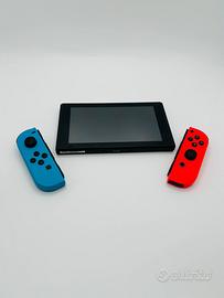Nintendo Switch V2 Rosso e Blu Testato
