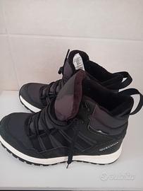 Scarponi da neve o montagna