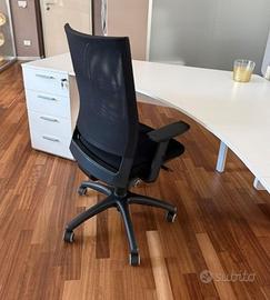 Arredamento ufficio  4 postazioni e tavolo riunion