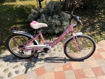 bicicletta da bambina rosa 