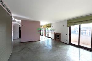 Rif. 9801 - Attico con ampia terrazza e garage dop