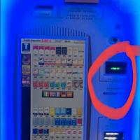 DISTRIBUTORE ELETTRONIC SIGARETTE E D ALTRI PEZZI