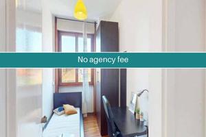 Stanza in appartamento di 150 m² a Milano