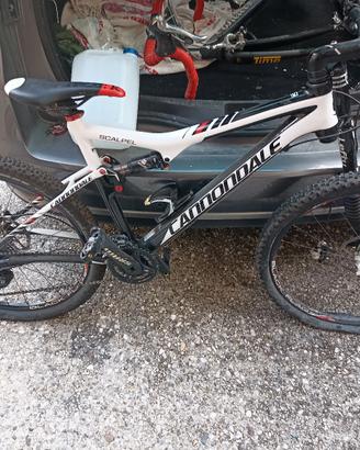 Cannondale Scalpel Carbon con ruote da 26