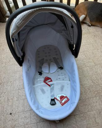 Navicella Chicco beige + Kit auto + Base + omaggi