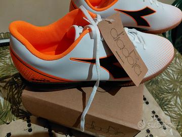 Stock Scarpe Sportive Diadora