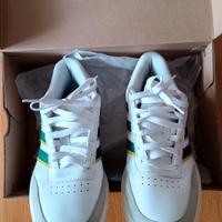 adidas courtblock 43 un terzo