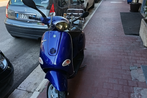 Vespa ET4 125 anno 99