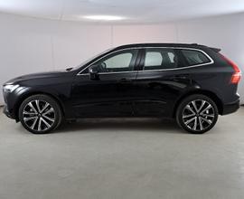 VOLVO XC60 B4 D AWD automatico Momentum Pro