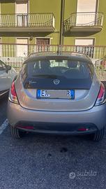 Lancia  ypsilon 2013